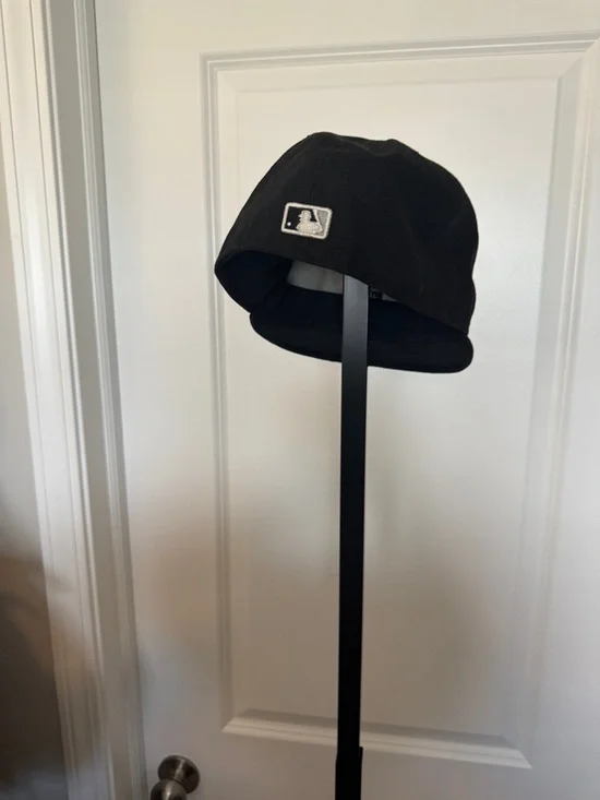 Chicago White Sox Black Fitted Baseball Cap - Picture 3 of 5